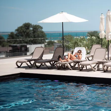 Cozy 93 In Odyssey Pools And Parking