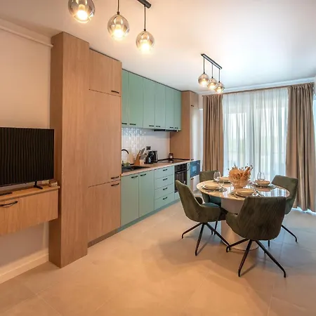 Cozy 93 In Odyssey Pools And Parking * Năvodari