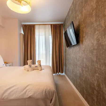 Cozy 93 In Odyssey Pools And Parking Năvodari