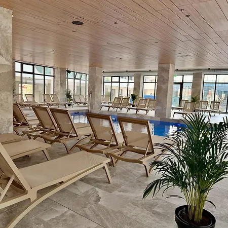 Cozy 93 In Odyssey Pools And Parking * Năvodari