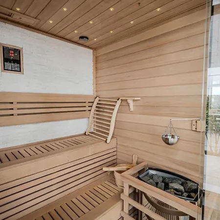 Cozy 93 In Odyssey Pools And Parking * Năvodari