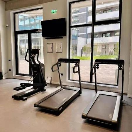 Cozy 93 In Odyssey Pools And Parking * Năvodari
