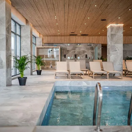 Cozy 93 In Odyssey Pools And Parking * Năvodari