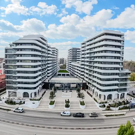 Cozy 93 In Odyssey Pools And Parking *